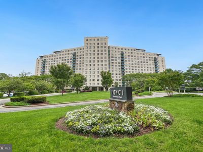 10401 Grosvenor Pl APT 1705