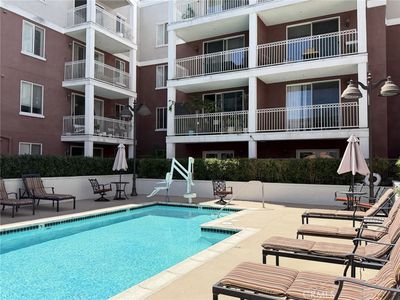 3740 Santa Rosalia Dr #425