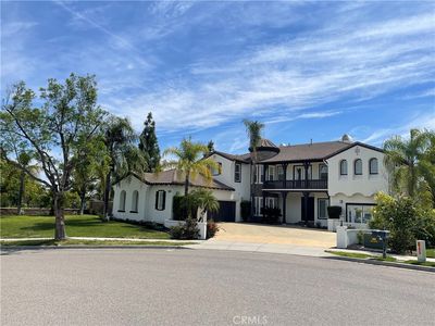 3795 Peregrin Cir