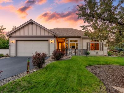 990 Victoria Falls Dr