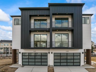 103 E Palmer Ln