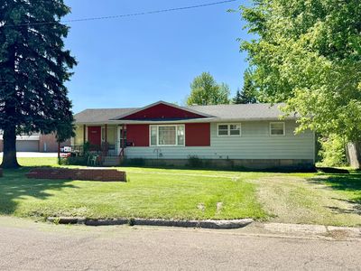 508 2nd St SE