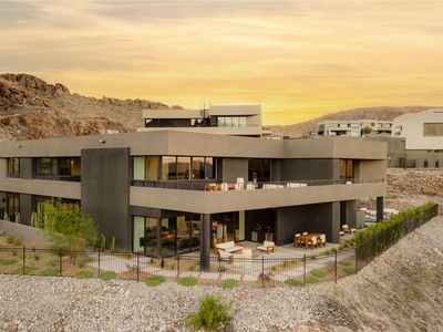 625 Sleeping Dragon Dr