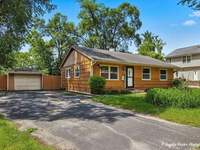 451 S Lakeshore Dr