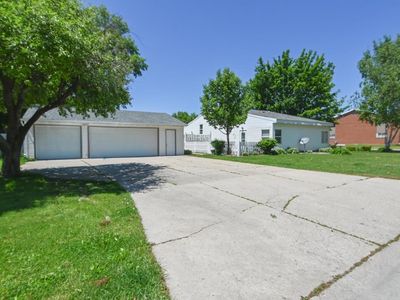 1395 Western Ave