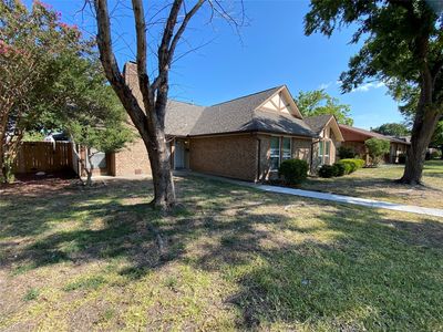 2802 Emerald Dr