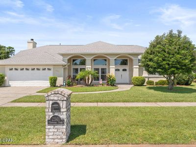 2501 Parkwood Dr