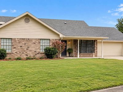 11 Tanglewood Cir