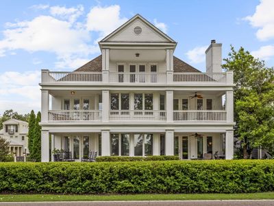 1011 Island Park Dr