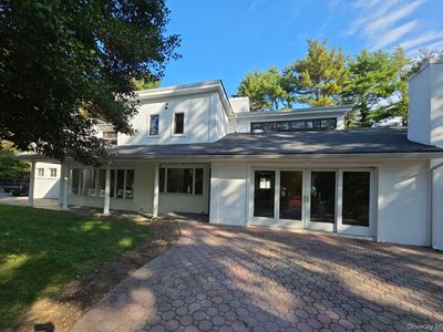 549 Woodbury Road