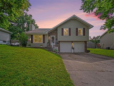 Property at 201 Cross Creek Dr, Grain Valley, MO