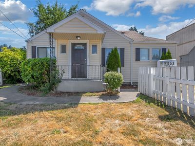 5503 Milwaukee Avenue E