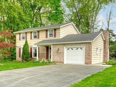 160 Courtly Cir