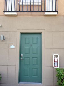 2861 NE 185th St APT 304