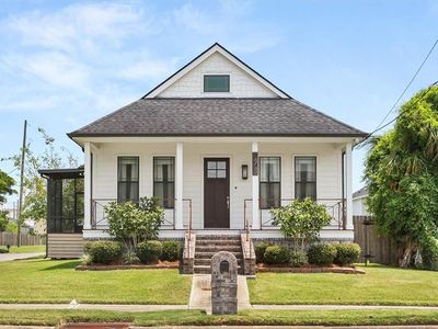 4749 Congress Dr