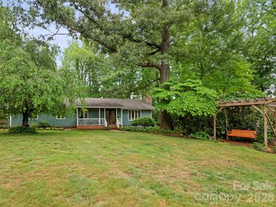 1 Glen Meadows Pl