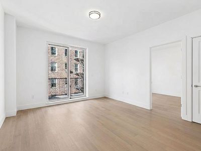 1670 E 19th St #4C