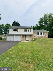 Property at 31 Rembrandt Ln, Holland, PA