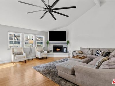 Property at 13933 Kornblum Ave UNIT B, Hawthorne, CA