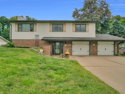 4611 Parklane Dr