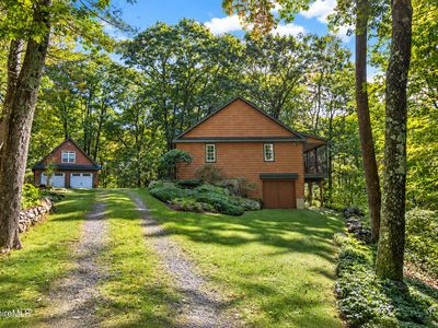 438 Churchill Rd