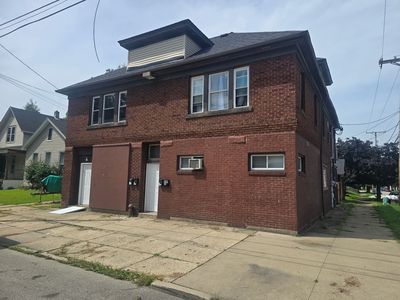 658-60 E 7th St