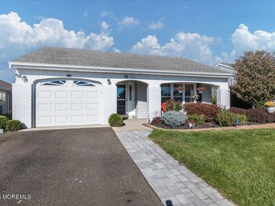 166 Buckingham Drive N