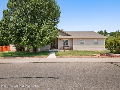 1425 Graham Ct