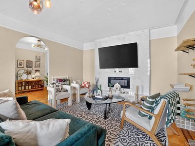 219 Bronx River Road #4N