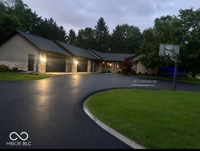 8637 Railroad Rd