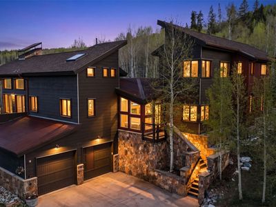 2800 Hunters Knob Road