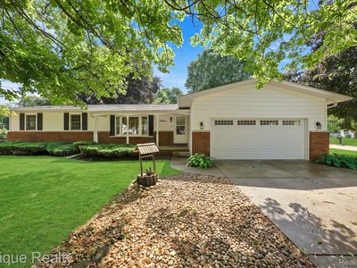 2083 Holly Tree Dr