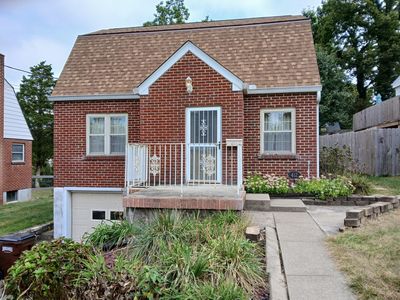 412 Center St