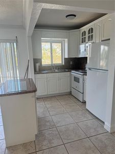 7910 Taft St APT 309