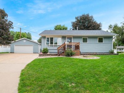 105 Arnold Ave