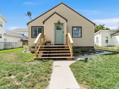 240 8th Ave W