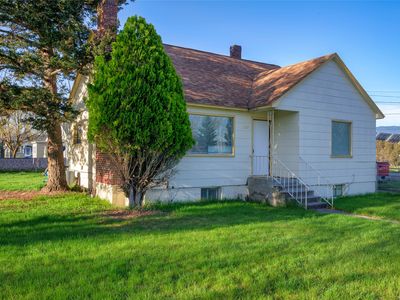 1629 & 1631 River Rd W