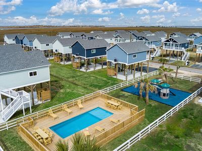Property at 1079 Johnson Rd, Gilchrist, TX