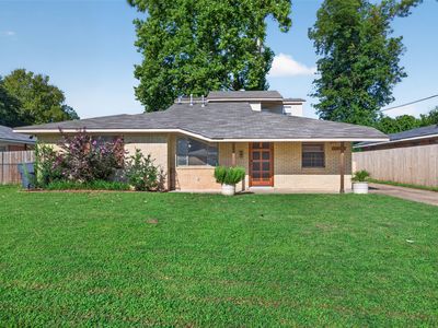 2714 E Cavett Dr