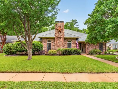 2932 S Creekwood Dr