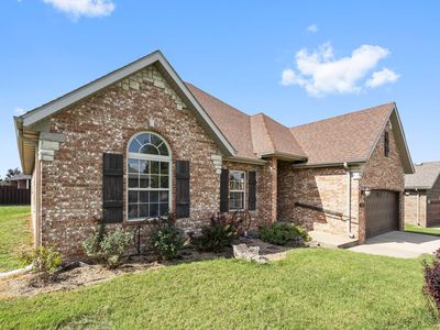 3857 N Sheedy Avenue