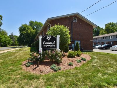 12 Manor Ct #12