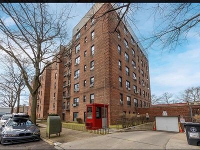 40 E 43rd St APT 3E