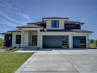 573 S Shore Dr