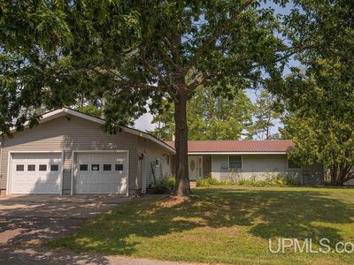 8322-8322 N Washington Ave