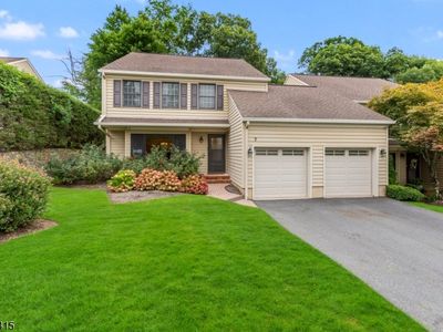 7 Shadowbrook Ln
