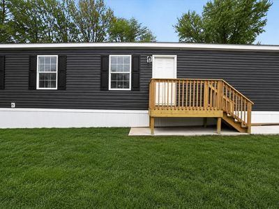 411 Holly Park
