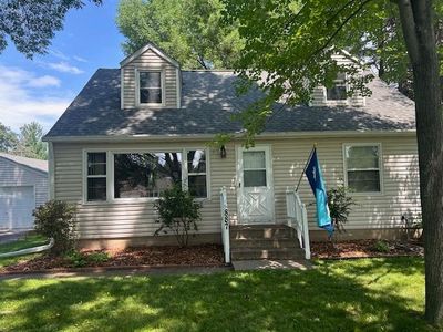 Property at 887 Cheri Ln, Mendota Heights, MN