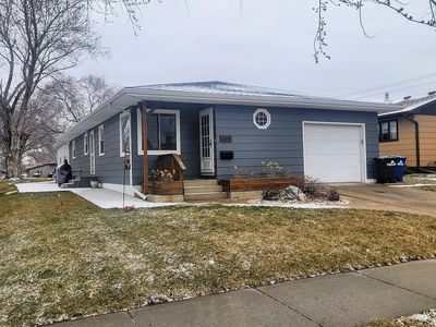 Property at 604 W 11th Ave, Mitchell, SD