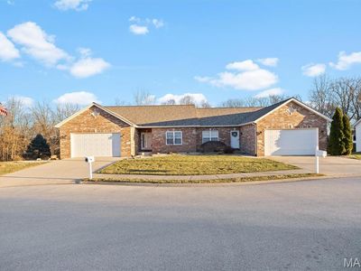 1675 Lakepointe Estates Dr